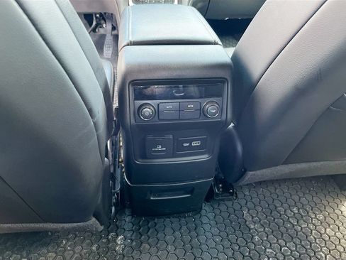 Used 2021 GMC Acadia SLT w/ Elevation Edition FWD image 26
