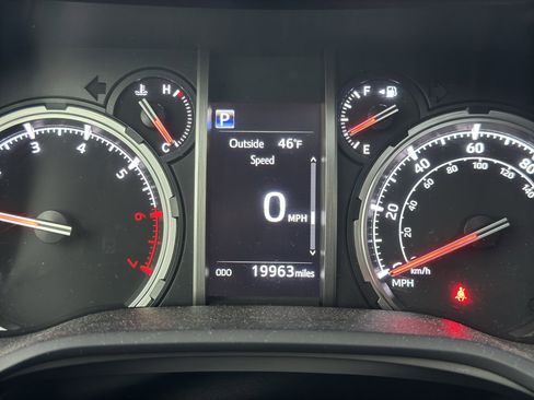 Certified 2024 Toyota 4Runner TRD Off-Road Premium w/ Moonroof Package image 11