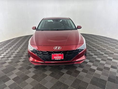 Used 2023 Hyundai Elantra SEL w/ Winter Weather Package FWD image 2