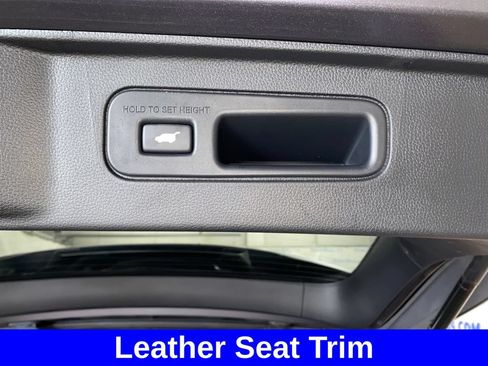 Used 2025 Honda Pilot EX-L image 24