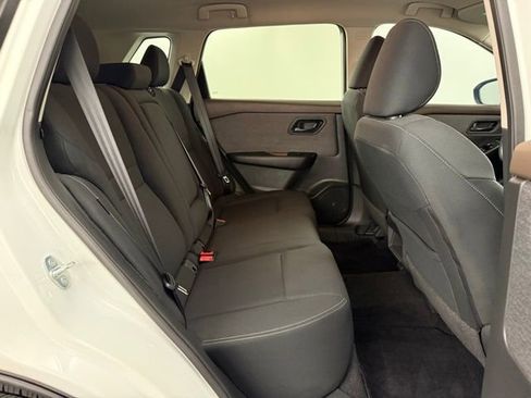 Used 2023 Nissan Rogue S image 12