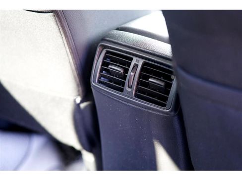 Used 2020 Nissan Rogue SV image 34