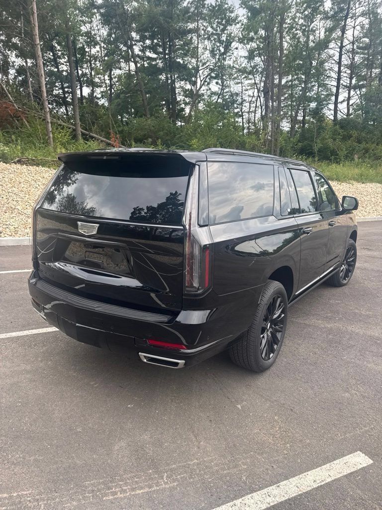 Used 2026 Cadillac Escalade ESV Platinum Luxury w/ LPO, Floor Liner Package AWD/4WD image 4