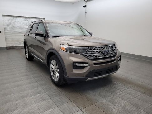 Used 2021 Ford Explorer Limited w/ Equipment Group 301A AWD/4WD image 13
