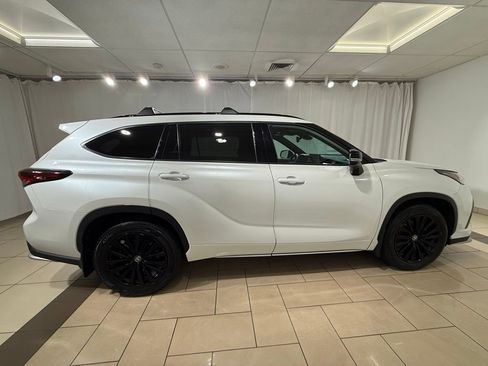 Certified 2024 Toyota Highlander XSE AWD/4WD image 6