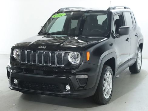 Used 2022 Jeep Renegade Latitude w/ Convenience Group AWD/4WD image 5
