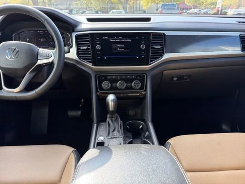Used 2022 Volkswagen Atlas Cross Sport SE image 18