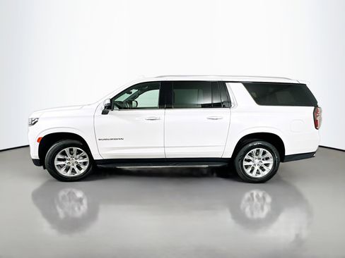 Used 2023 Chevrolet Suburban Premier image 4