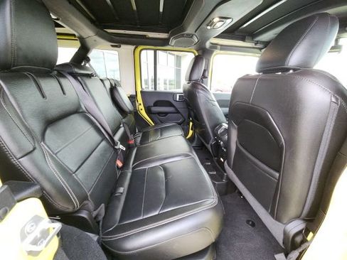 Used 2022 Jeep Wrangler Unlimited Sahara image 6