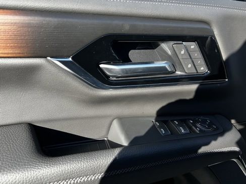 New 2026 GMC Yukon Denali w/ Denali Reserve Package image 12