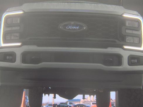 Used 2023 Ford F250 XL w/ STX Appearance Package AWD/4WD image 3