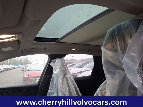 New 2026 Volvo XC60 T8 Ultra w/ Protection Package Premier image 11