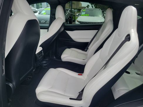 Used 2020 Tesla Model X AWD/4WD image 19
