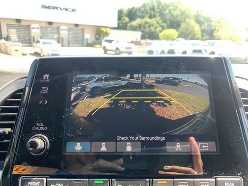 Used 2018 Honda Odyssey Touring image 25