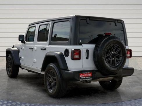 Used 2025 Jeep Wrangler Unlimited Sport AWD/4WD image 5