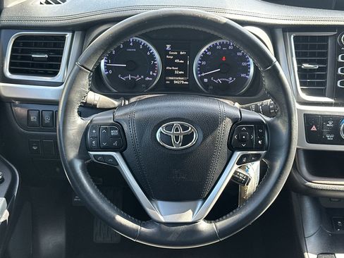 Used 2018 Toyota Highlander Plus image 19