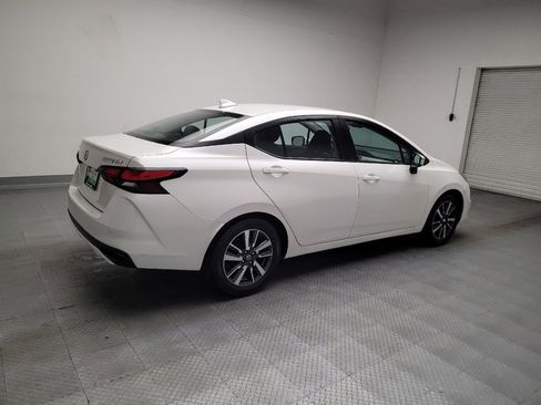 Used 2021 Nissan Versa SV FWD image 10