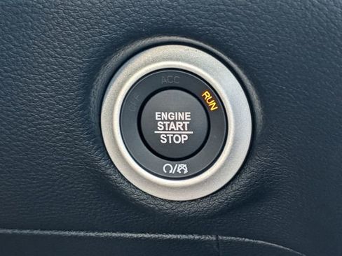 New 2026 Chrysler Pacifica Select FWD image 24