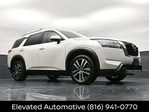 Certified 2023 Nissan Pathfinder Platinum w/ Cargo Package AWD/4WD image 31