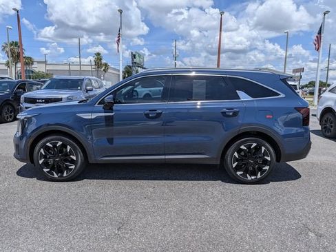Used 2025 Kia Sorento SX FWD image 2