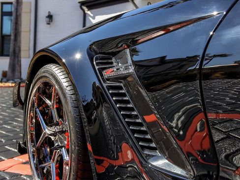 Used 2019 Chevrolet Corvette Z06 RWD image 32