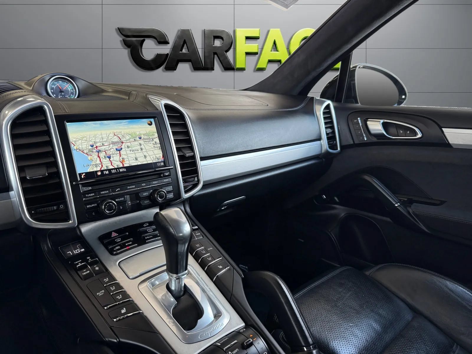 Used 2016 Porsche Cayenne GTS AWD/4WD image 38