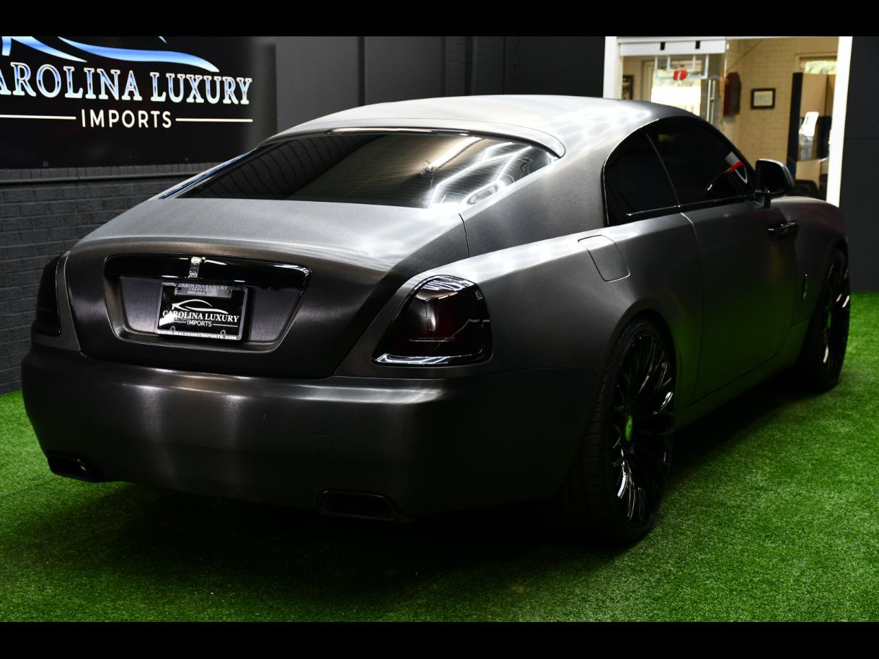 Used 2017 Rolls-Royce Wraith RWD image 4