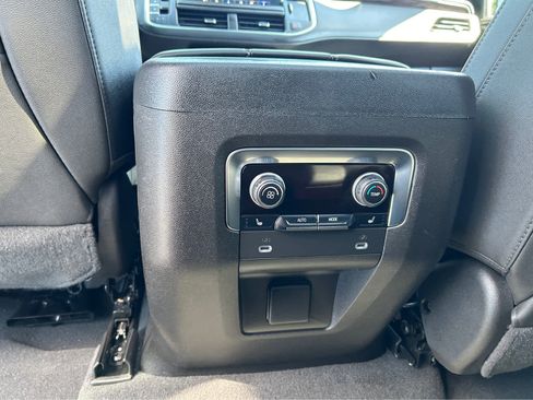 Used 2022 Chevrolet Tahoe Z71 w/ Off-Road Capability Package image 26