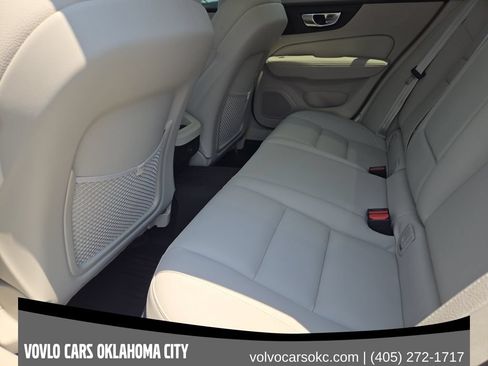 Certified 2026 Volvo V60 B5 Cross Country Plus w/ Climate Package AWD/4WD image 32
