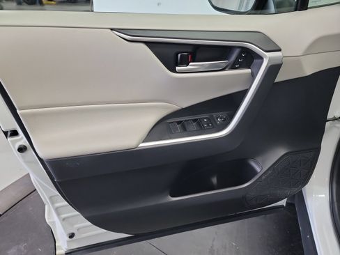 Used 2021 Toyota RAV4 XLE Premium FWD image 13