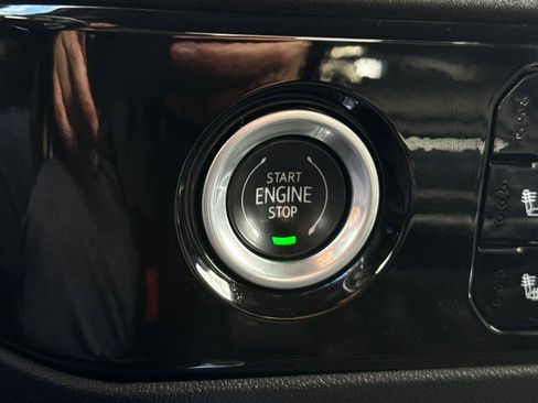 Used 2022 GMC Sierra 1500 SLT w/ SLT Convenience Package image 25