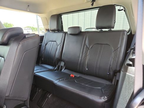 Used 2021 Ford Expedition Platinum RWD image 16