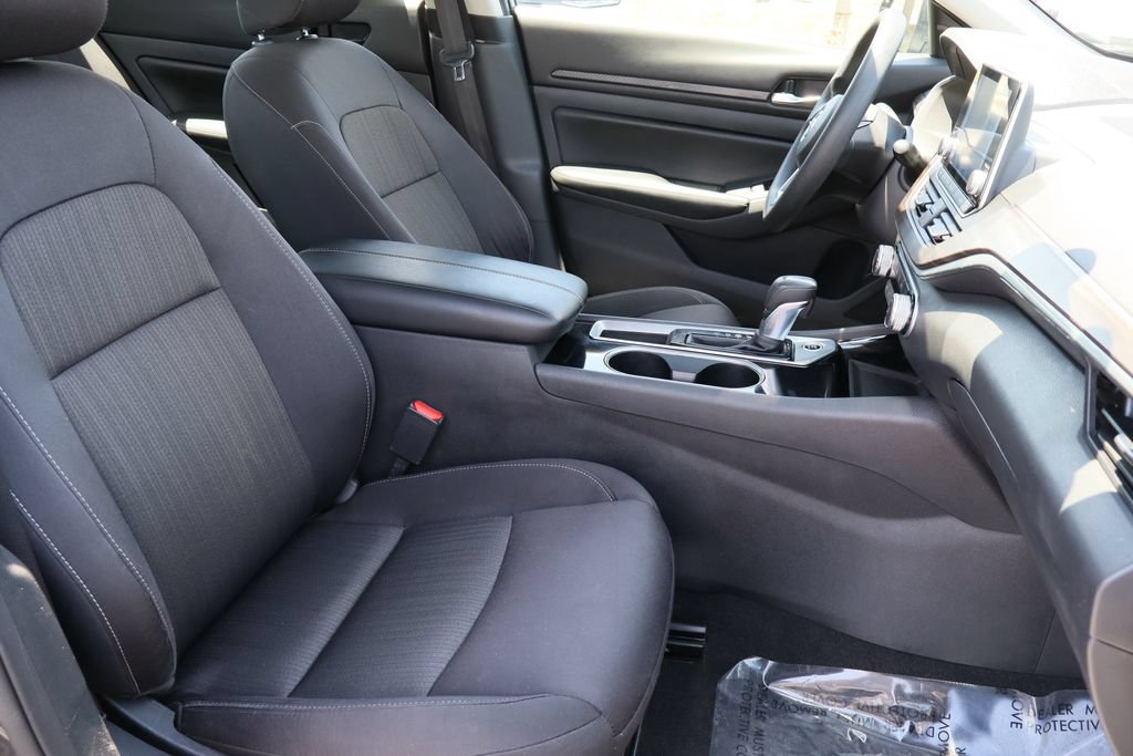 Used 2024 Nissan Altima 2.5 SV FWD image 26