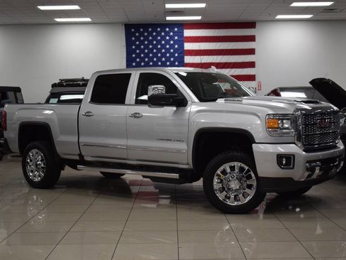 Used 2019 GMC Sierra 2500 Denali w/ Duramax Plus Package image 1
