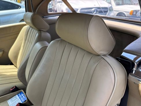 Used 1988 Mercedes-Benz 560 SL image 13