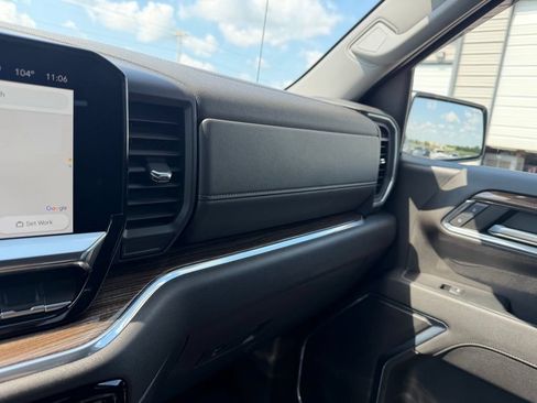 Used 2023 Chevrolet Silverado 1500 LT AWD/4WD image 23