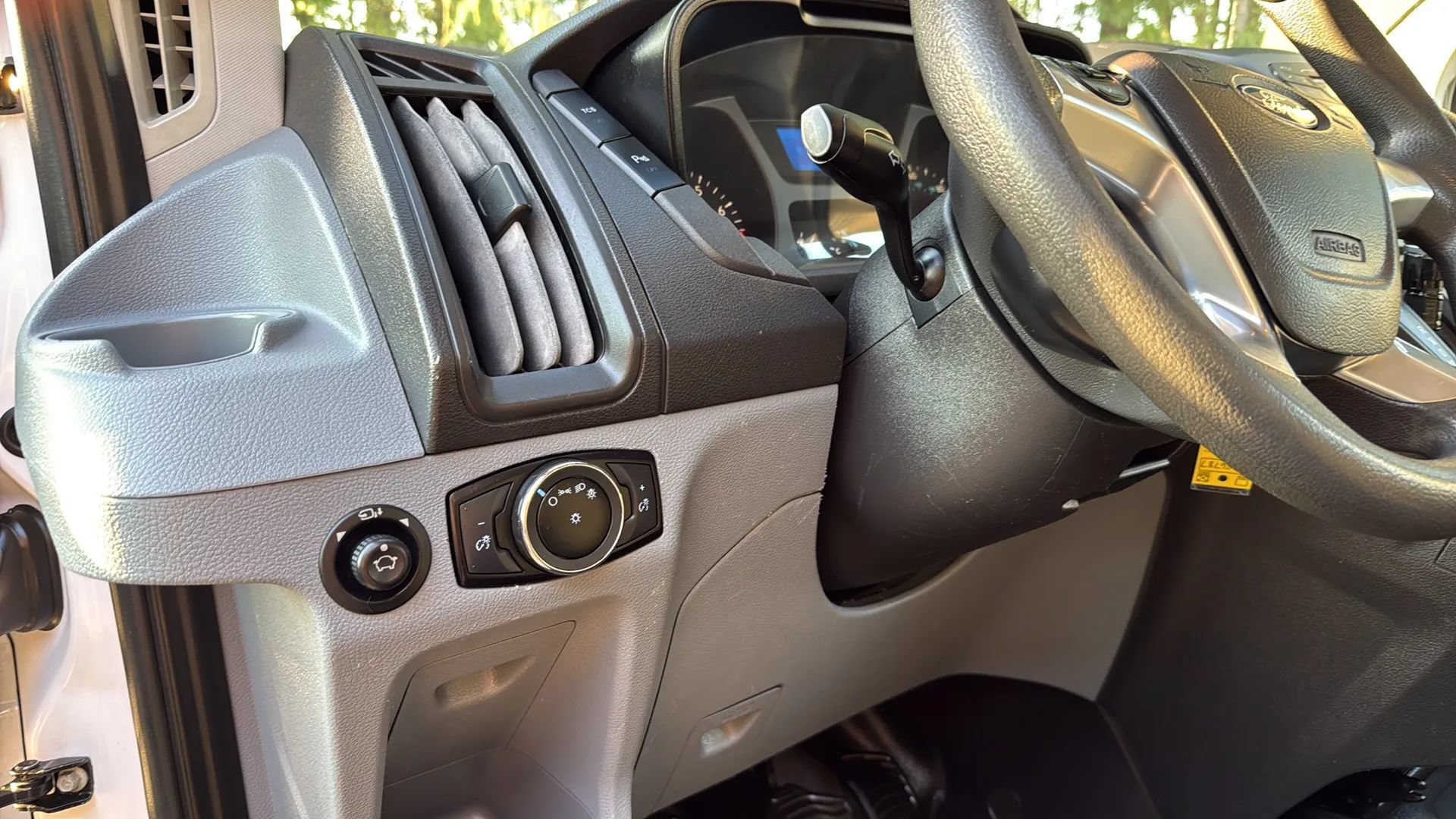 Used 2018 Ford Transit 350 XL RWD image 37
