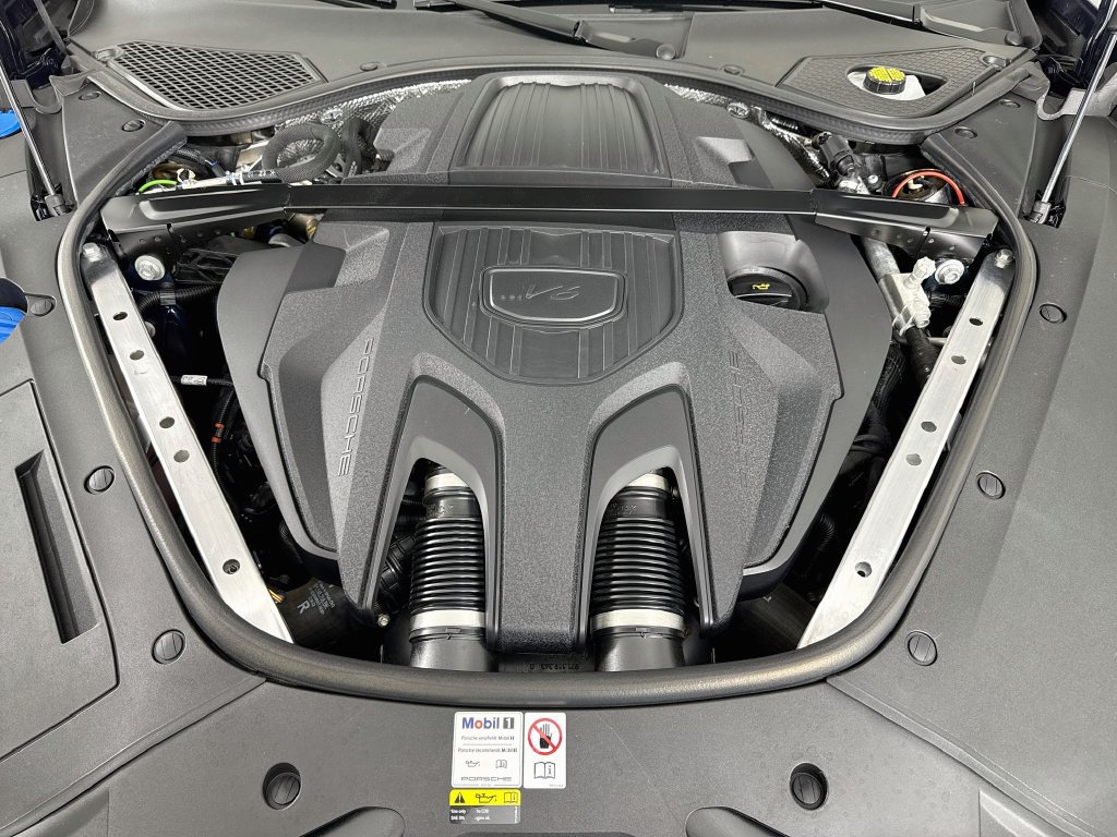 Certified 2023 Porsche Panamera image 32