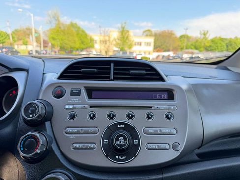 Used 2013 Honda Fit image 11