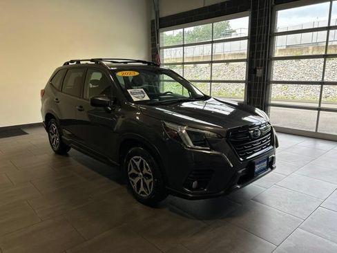 Used 2023 Subaru Forester Premium AWD/4WD image 6