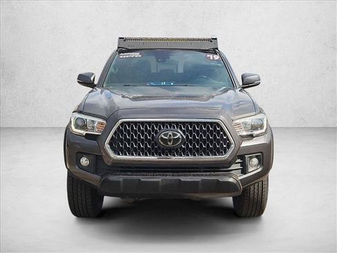 Used 2019 Toyota Tacoma TRD Off-Road w/ Technology Package AWD/4WD image 2