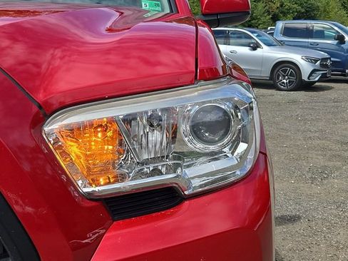 Used 2019 Toyota Tacoma SR w/ SR Convenience Package RWD image 25