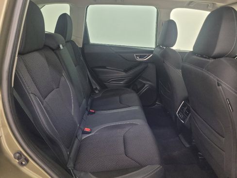 Used 2023 Subaru Forester Premium AWD/4WD image 19