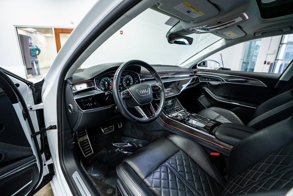 Used 2023 Audi S8 AWD/4WD image 32