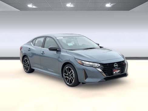 New 2025 Nissan Sentra SR w/ Trunk Package image 7