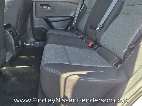 Used 2023 Nissan Rogue SV image 11