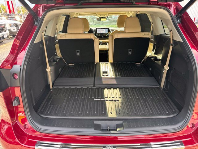 Used 2021 Toyota Highlander Platinum AWD/4WD image 10