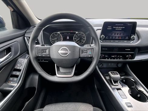 Used 2025 Nissan Rogue SV FWD image 6