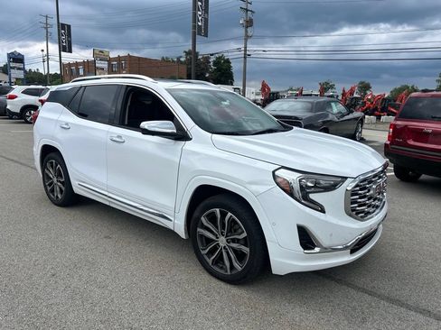Used 2019 GMC Terrain Denali w/ Advanced Safety Package AWD/4WD image 1