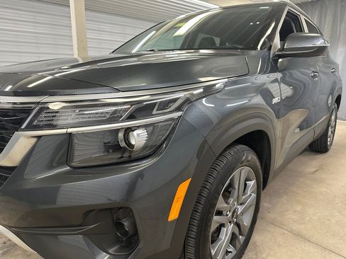Used 2023 Kia Seltos S image 30